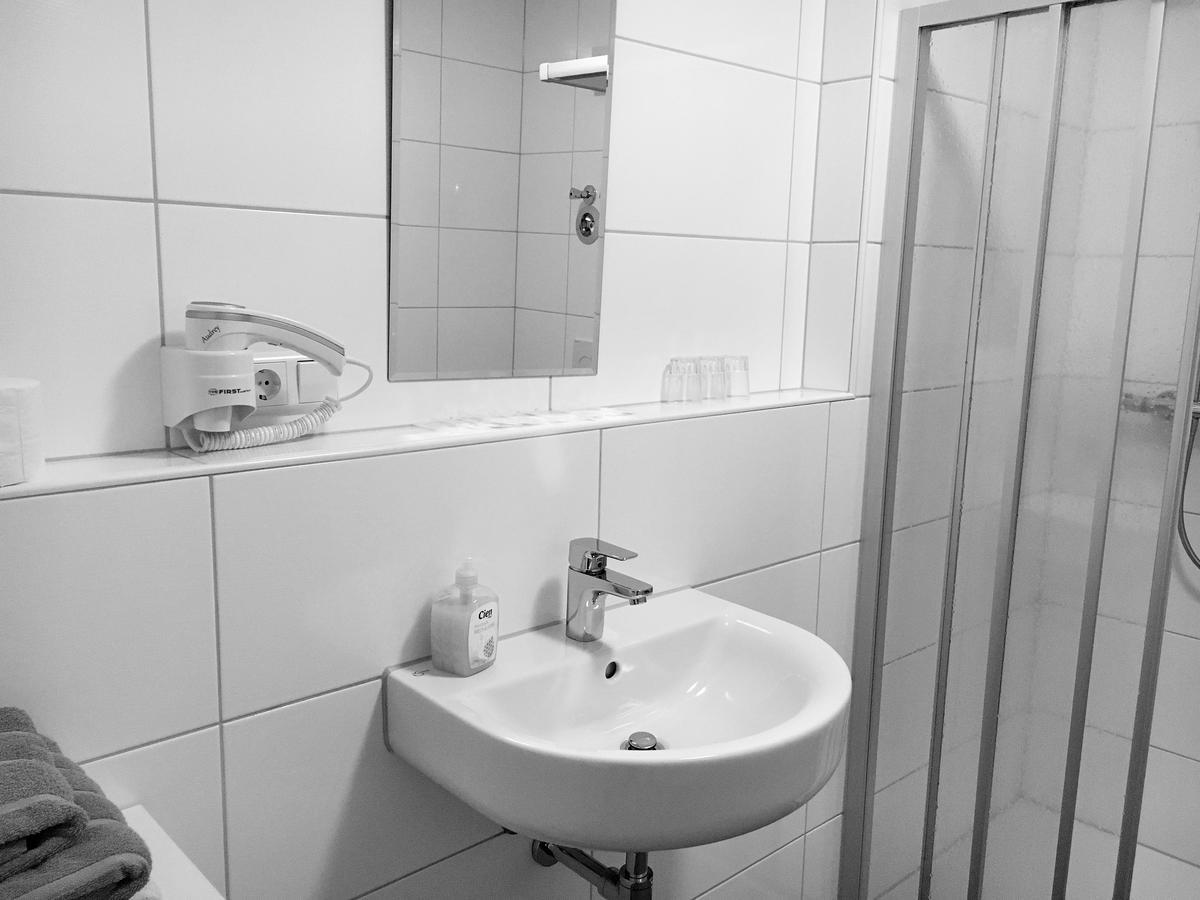 Eisberg Hotel Rust Gastehaus Habitación foto